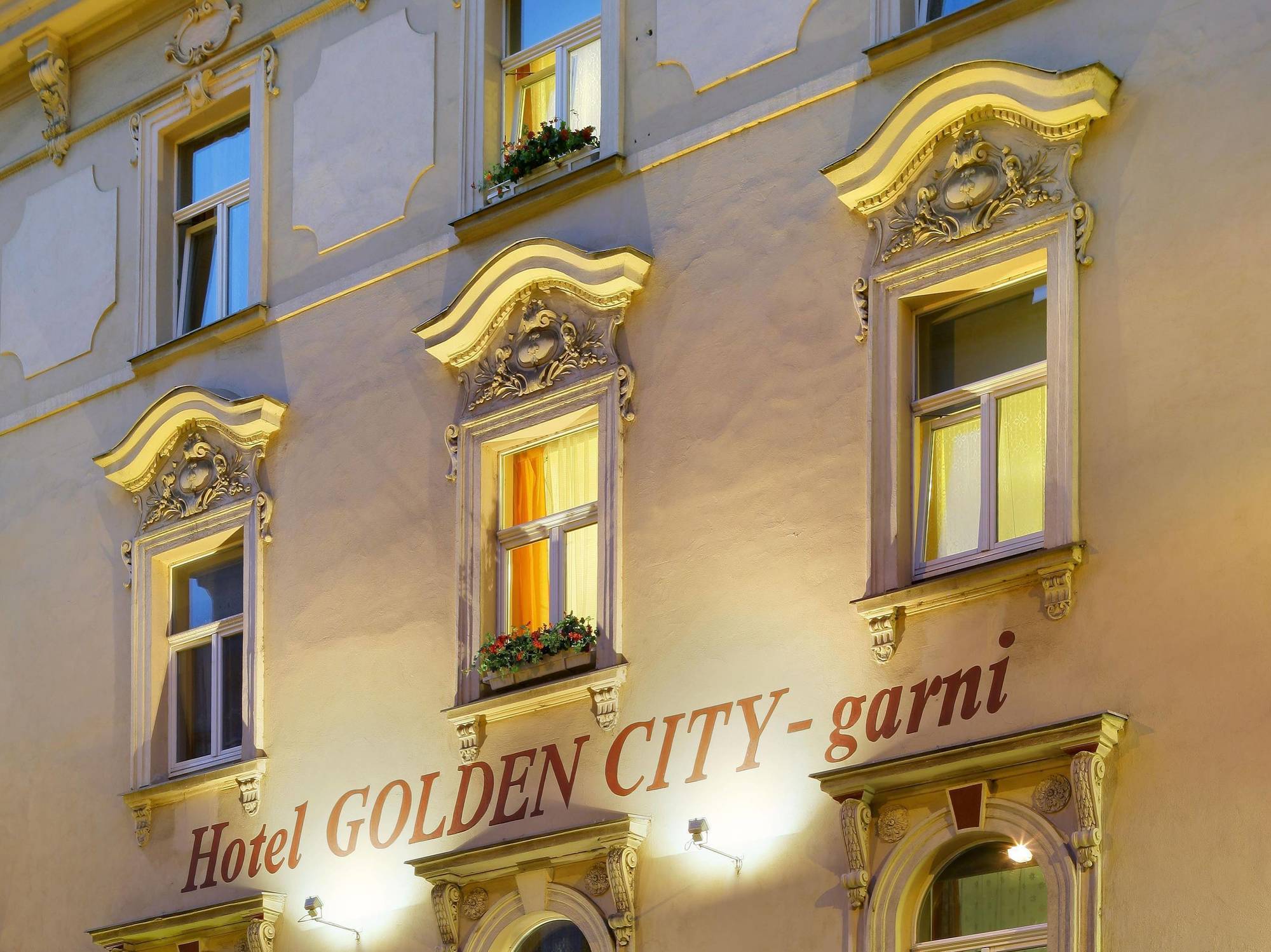 Hotel Golden City Garni Prague Exterior photo